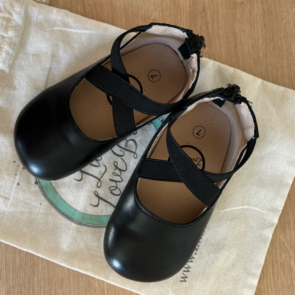 Little Love Bug Black Ballet Shoe Size 7